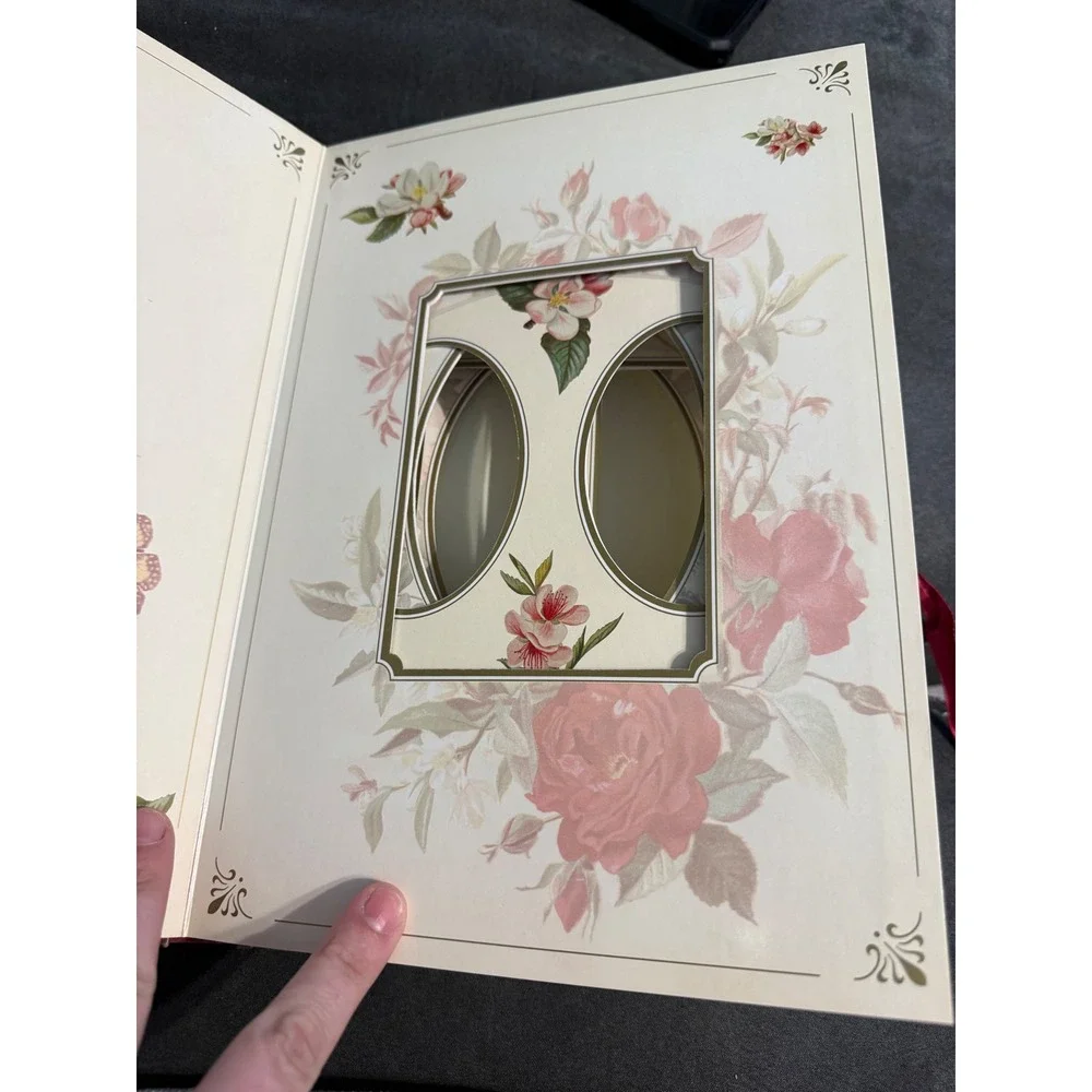 Robert Frederick‎ Family Photograph Album Vintage Floral Die Cut Frames 1999